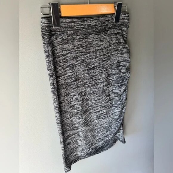 Wilfred free by Aritzia, size XXS, Tyra faux ruched wrap body con skirt, stretch - Picture 6 of 8